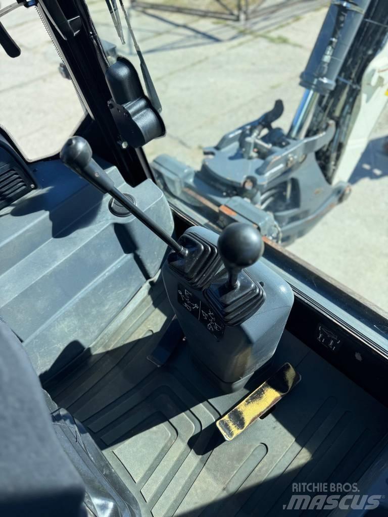 Terex TLB 890 Ekskavatoriniai krautuvai