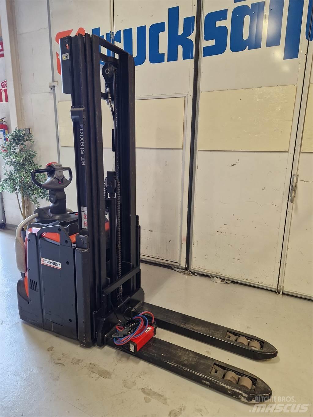 Toyota SPE120L Rankiniai vėžimėliai