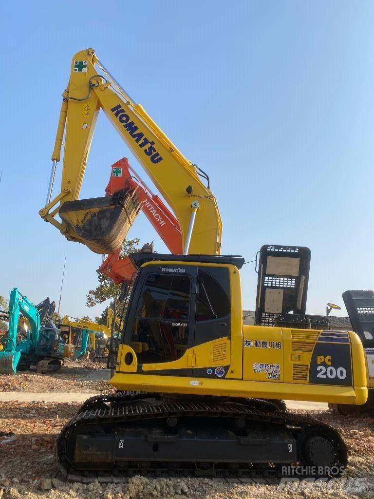 Komatsu PC 200-8 Vikšriniai ekskavatoriai