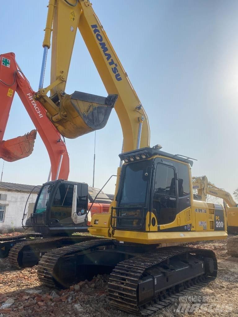 Komatsu PC 200-8 Vikšriniai ekskavatoriai