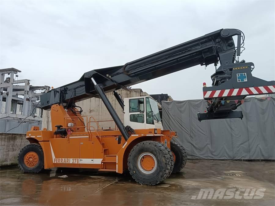 Ferrari 278 Konteinerių krautuvai