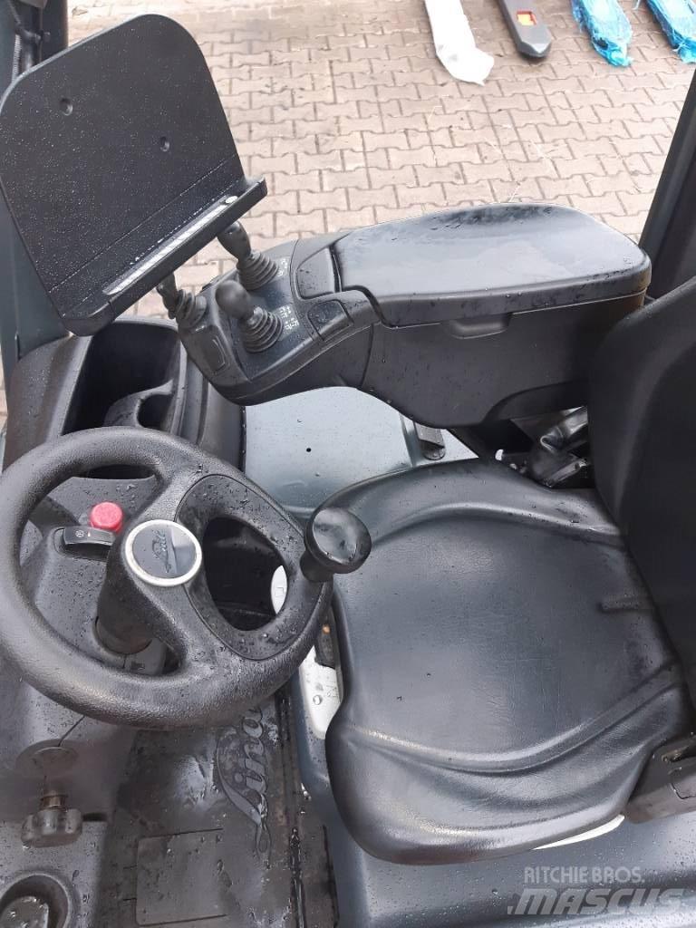 Linde E 12 Elektriniai šakiniai krautuvai