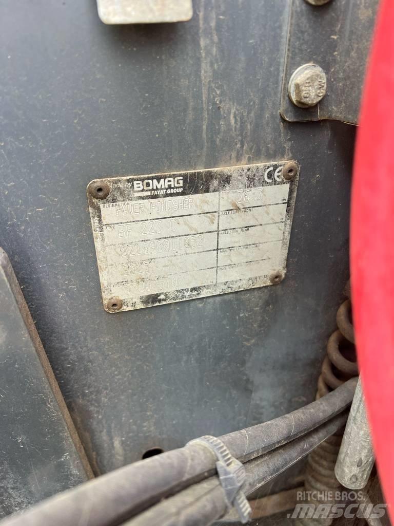 Bomag BF 223 C Asfalto klotuvai