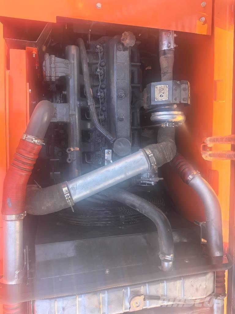 Doosan DX225 Vikšriniai ekskavatoriai