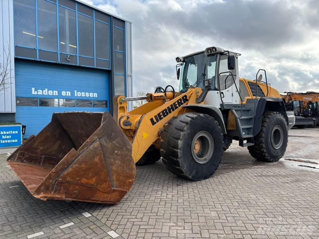 Liebherr L 566 Naudoti ratiniai krautuvai