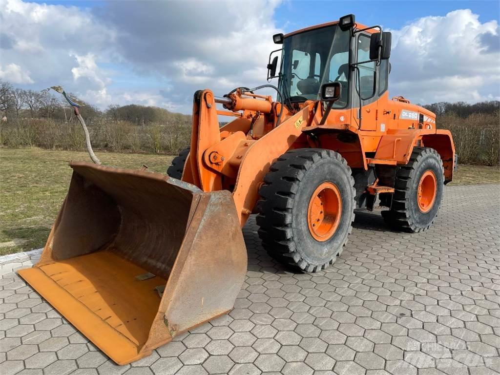 Doosan DL250 Naudoti ratiniai krautuvai
