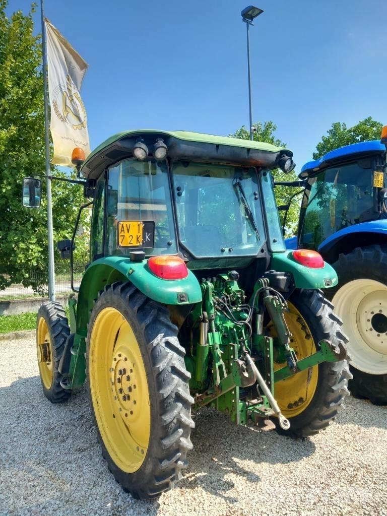 John Deere 5820 Traktoriai