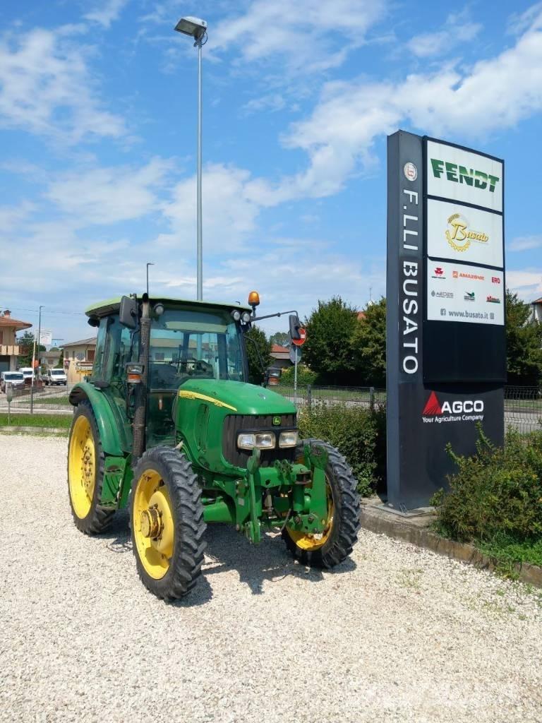 John Deere 5820 Traktoriai