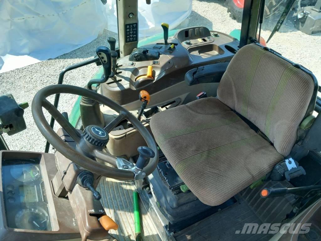 John Deere 5820 Traktoriai