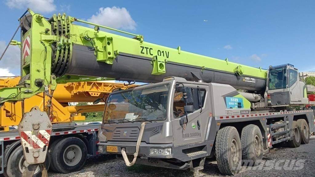 Zoomlion ZTC800 Visureigiai kranai
