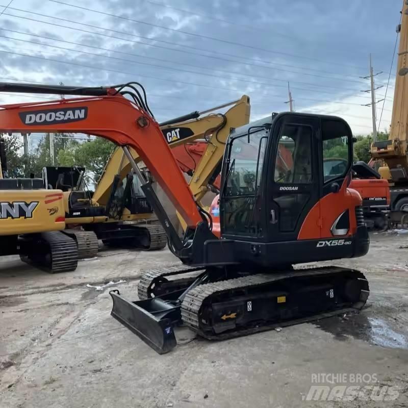Doosan DX55 Vikšriniai ekskavatoriai