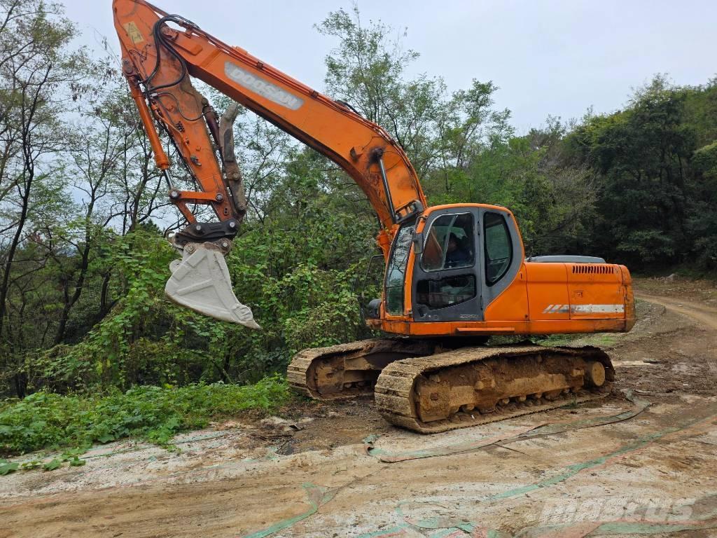 Doosan DX 220 LCA Vikšriniai ekskavatoriai