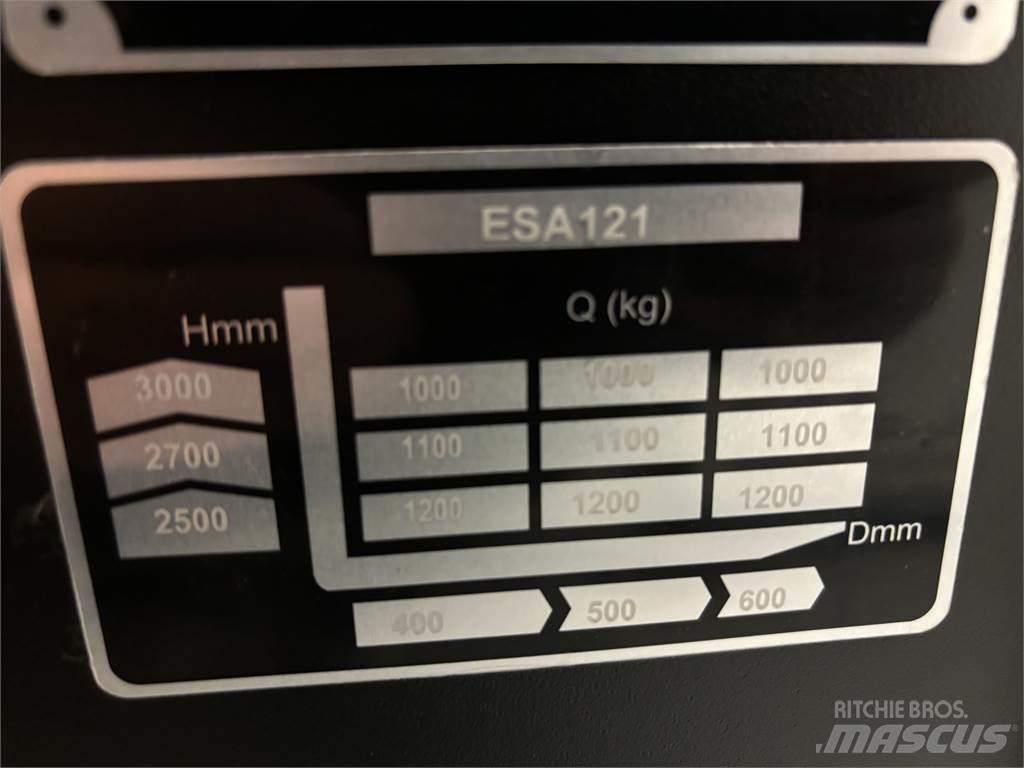 ESA 121 Rankiniai vėžimėliai