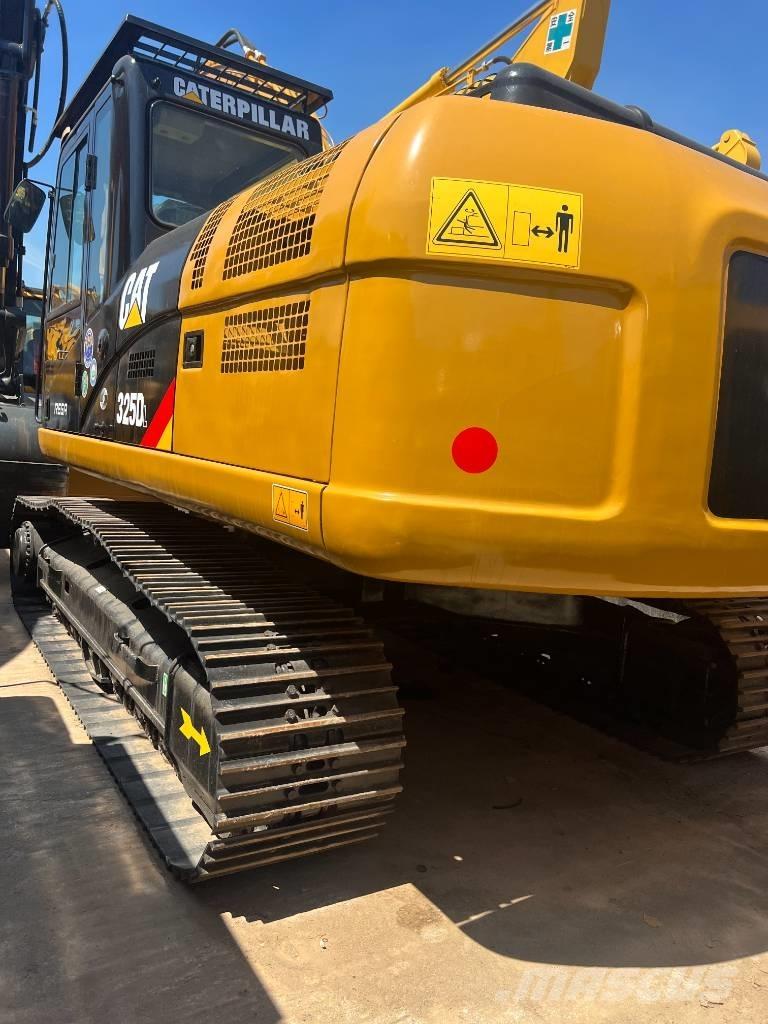 CAT 325D Vikšriniai ekskavatoriai
