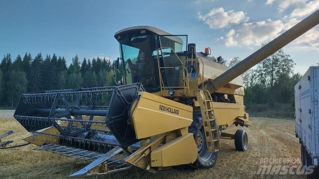 New Holland TC 54 Derliaus nuėmimo kombainai