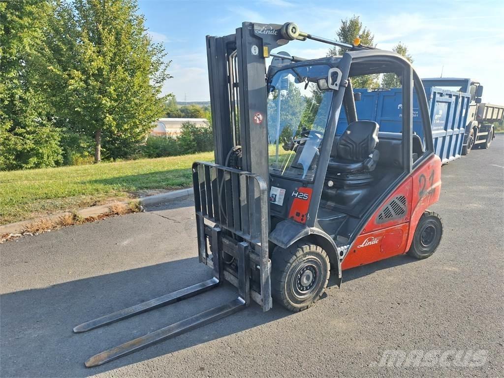 Linde H25T-01 Statyba - Kita