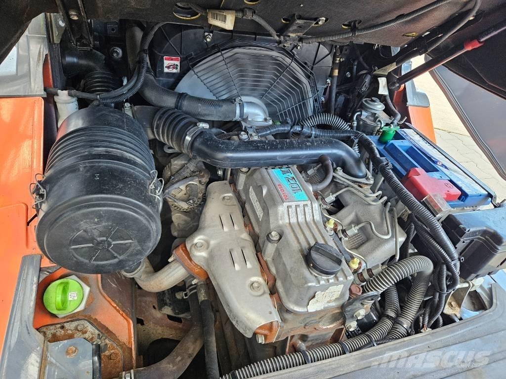 Toyota 8FDF25 Dyzeliniai krautuvai