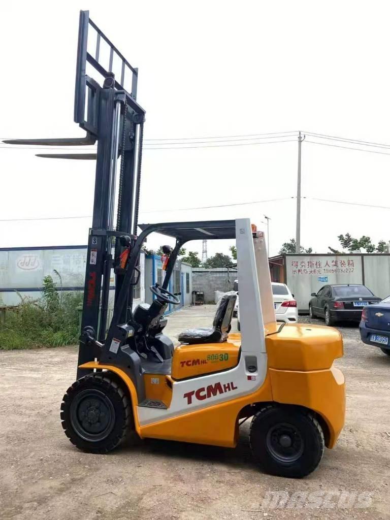 TCM FD 30 Dyzeliniai krautuvai