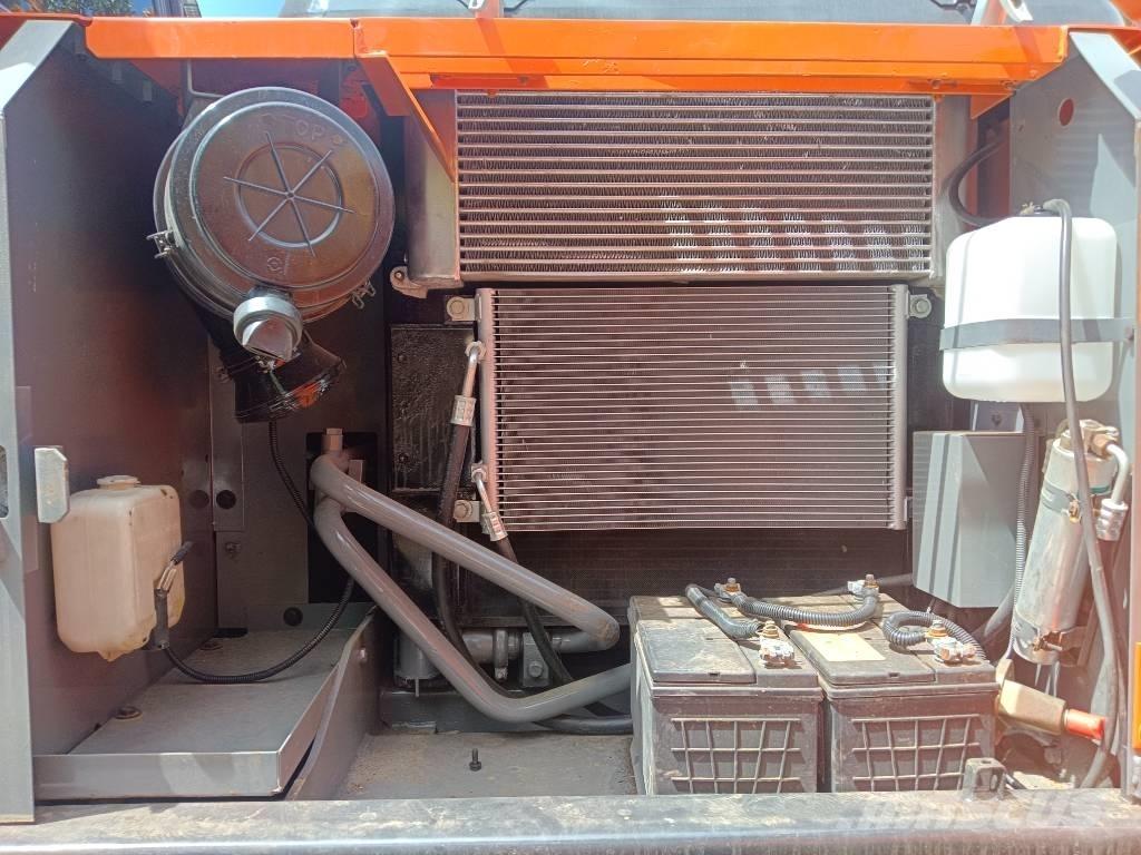 Hitachi ZX130LC Vikšriniai ekskavatoriai