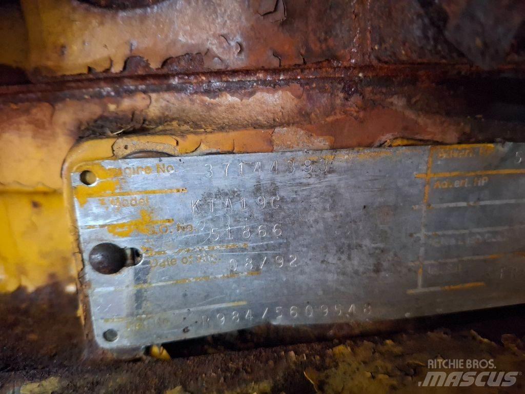 Cummins KTA19C Varikliai