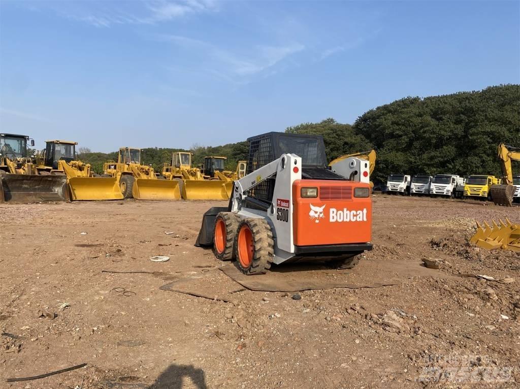 Bobcat S 300 Krautuvai su šoniniu pasukimu