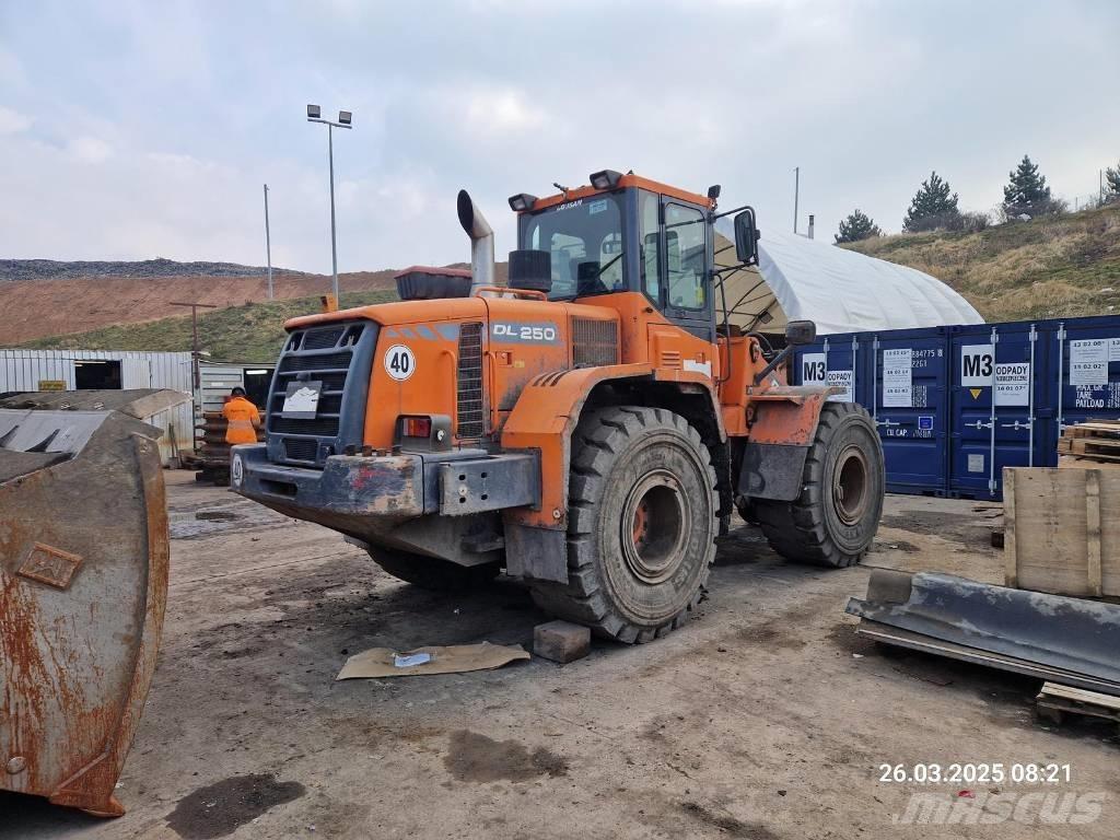 Doosan DL 250 Naudoti ratiniai krautuvai