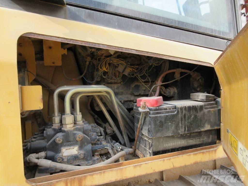 CAT D5K Vikšriniai buldozeriai