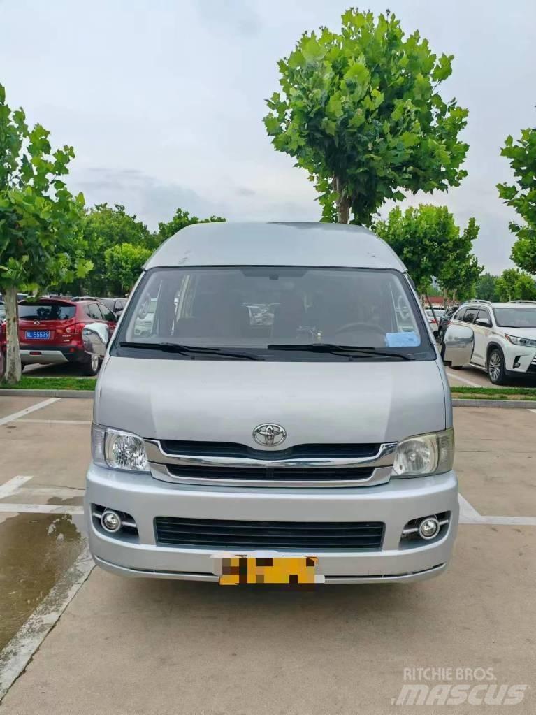 Toyota Coaster Tarpmiestiniai autobusai