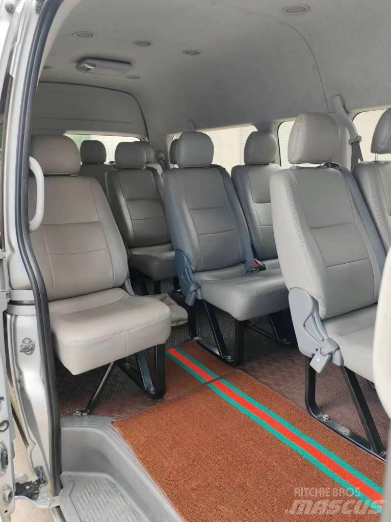 Toyota Coaster Tarpmiestiniai autobusai
