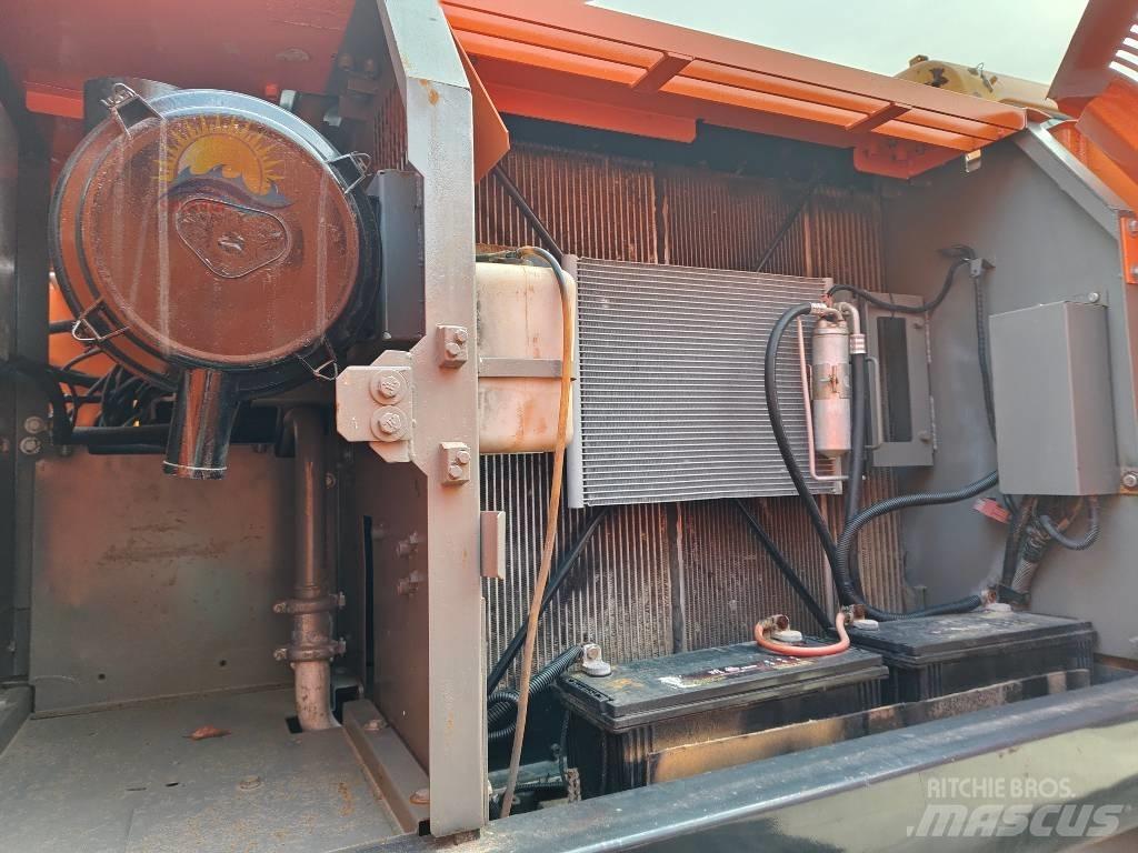 Hitachi ZX 210 Vikšriniai ekskavatoriai