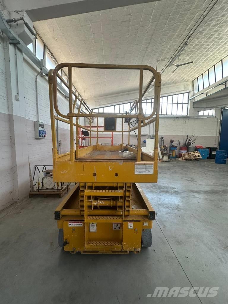 Haulotte Compact 10 Žirkliniai keltuvai