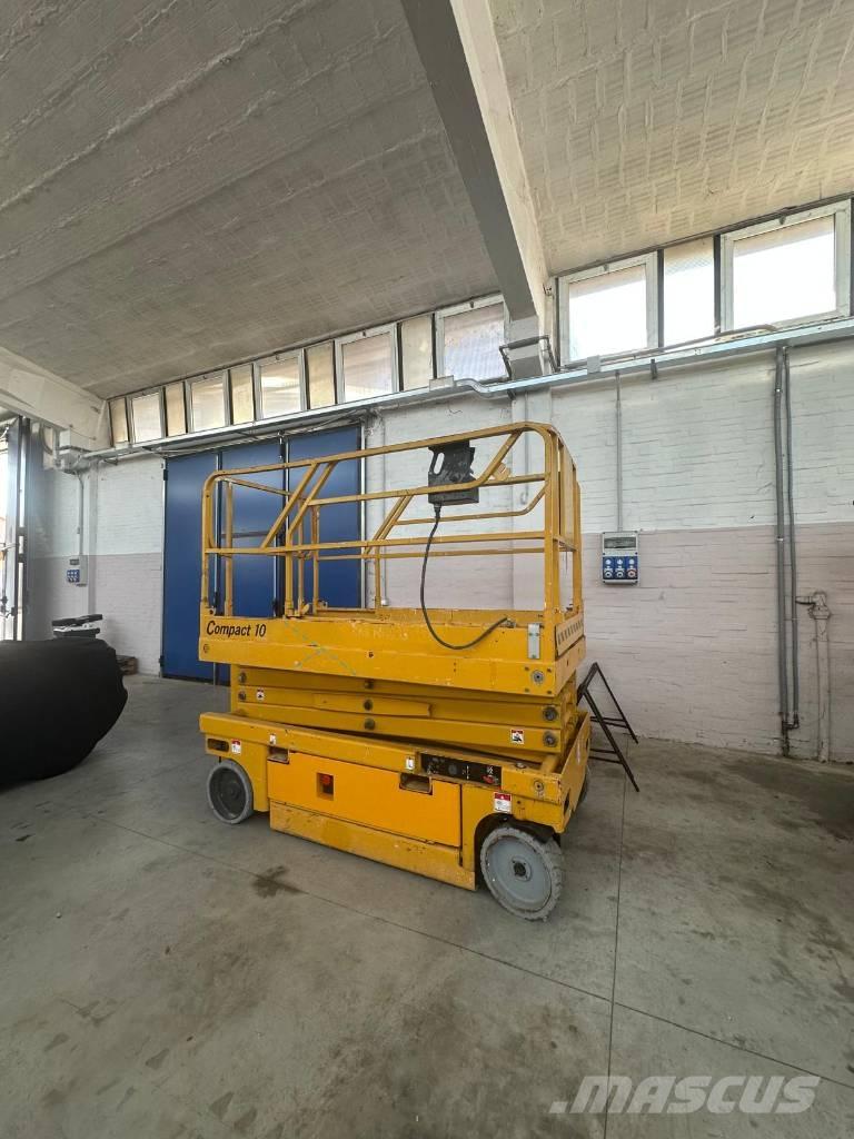 Haulotte Compact 10 Žirkliniai keltuvai