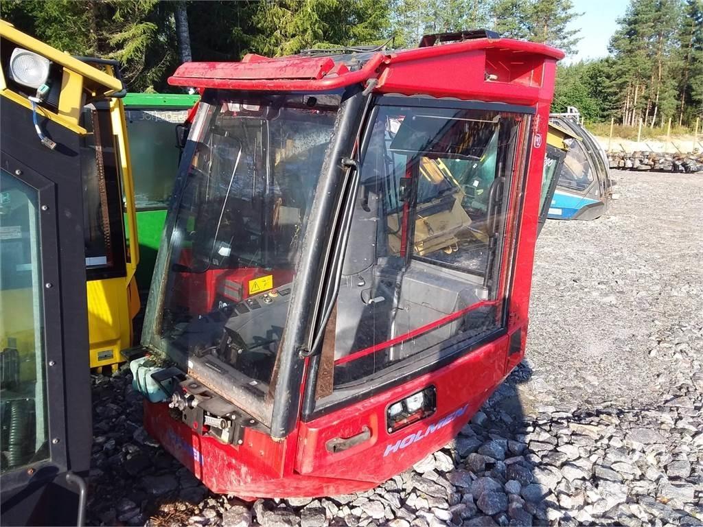 Komatsu 931 Kabinos ir salonai