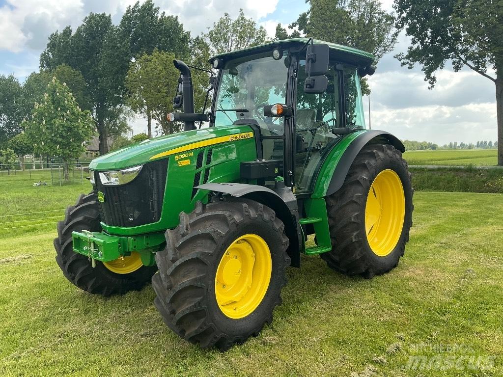 John Deere 5090 M Traktoriai