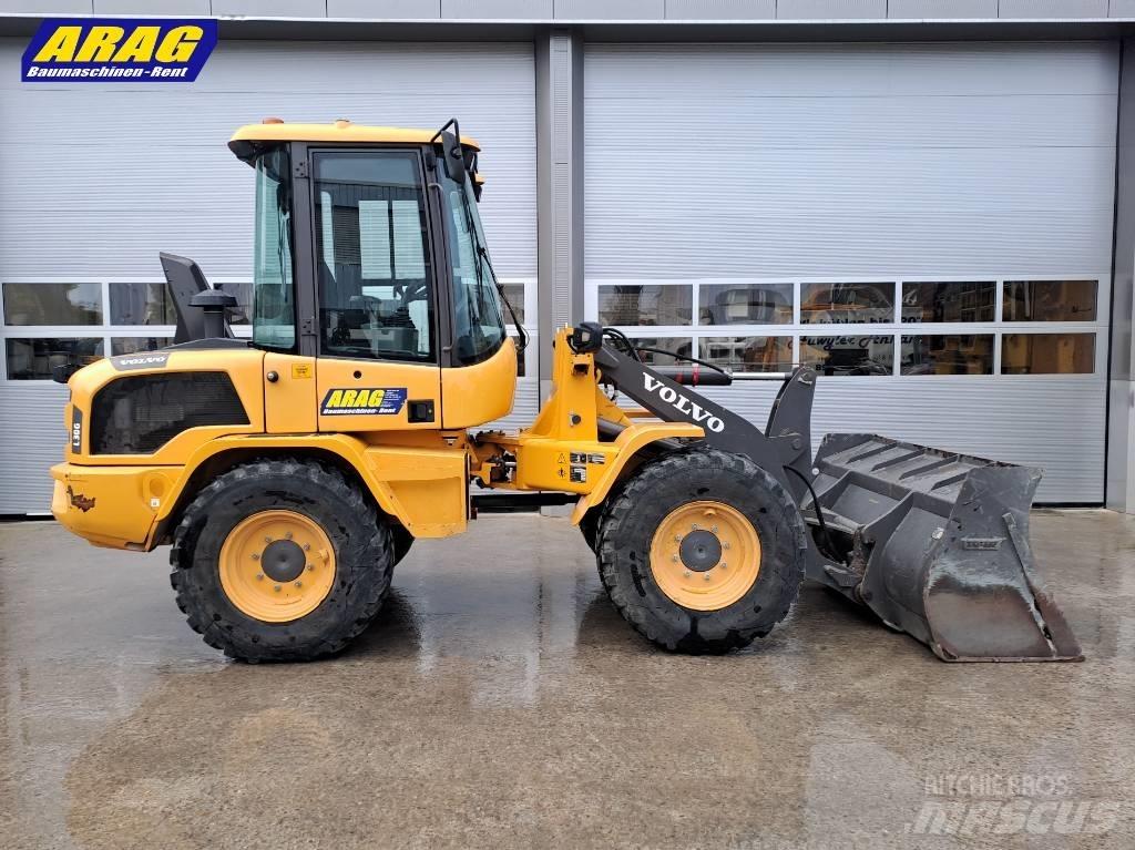 Volvo L 30 G Naudoti ratiniai krautuvai