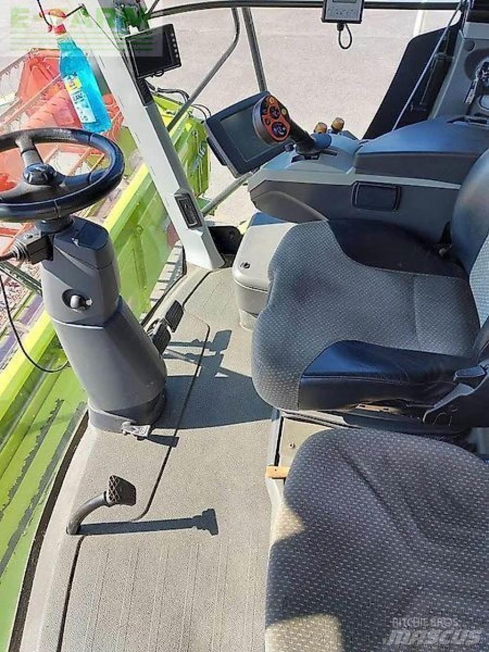 CLAAS lexion 750 Derliaus nuėmimo kombainai