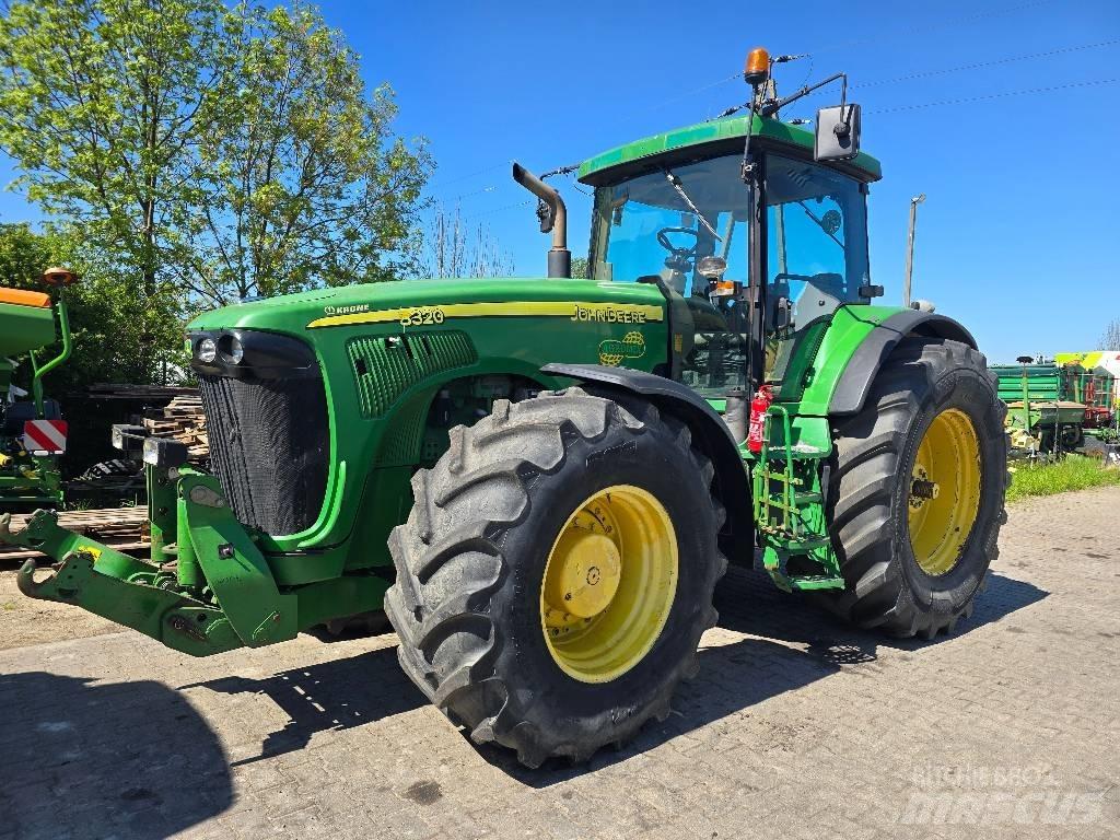 John Deere 8320 Traktoriai