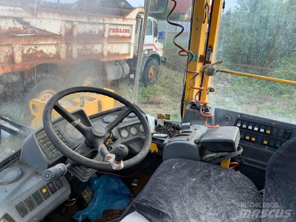 Volvo L 120 C Naudoti ratiniai krautuvai