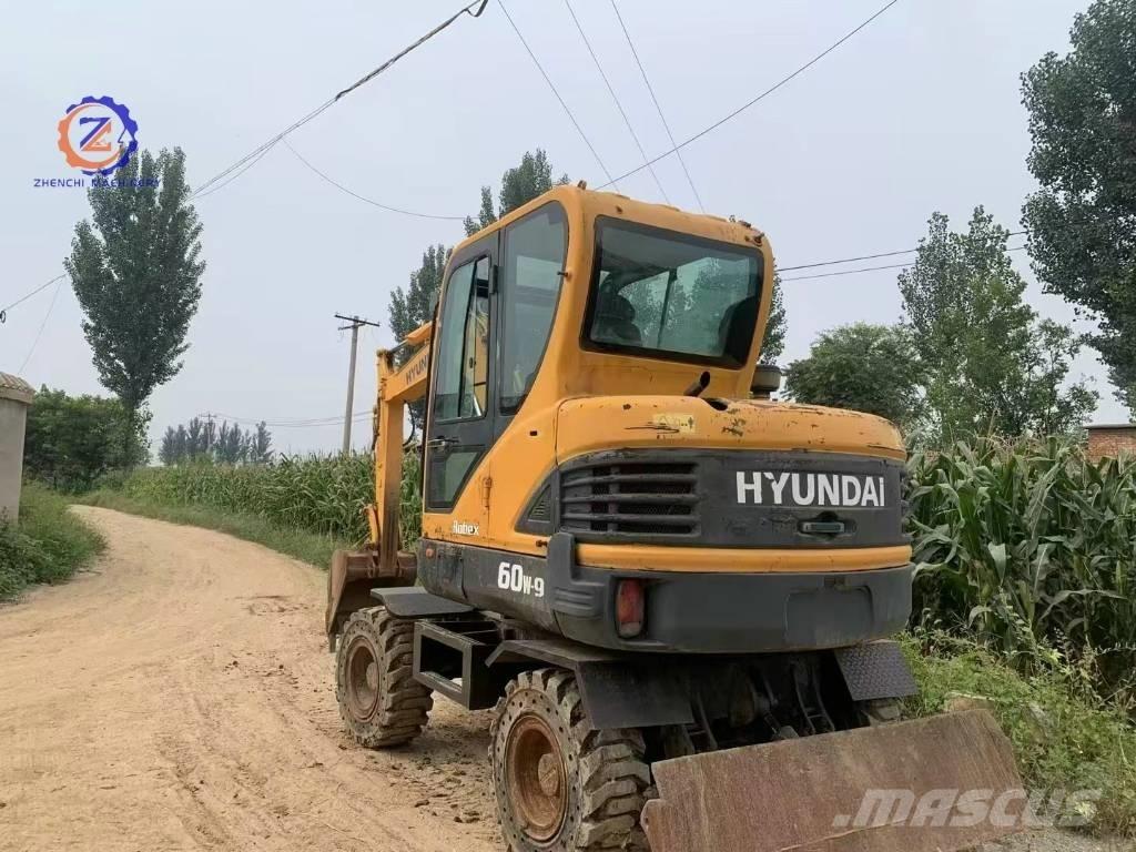 Hyundai 60 W Ratiniai ekskavatoriai