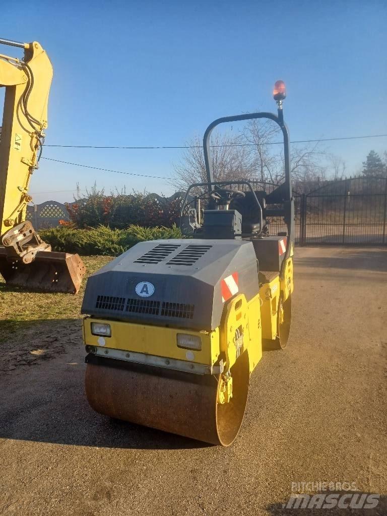 Bomag BW 100 AD-3 Porinių būgnų volai