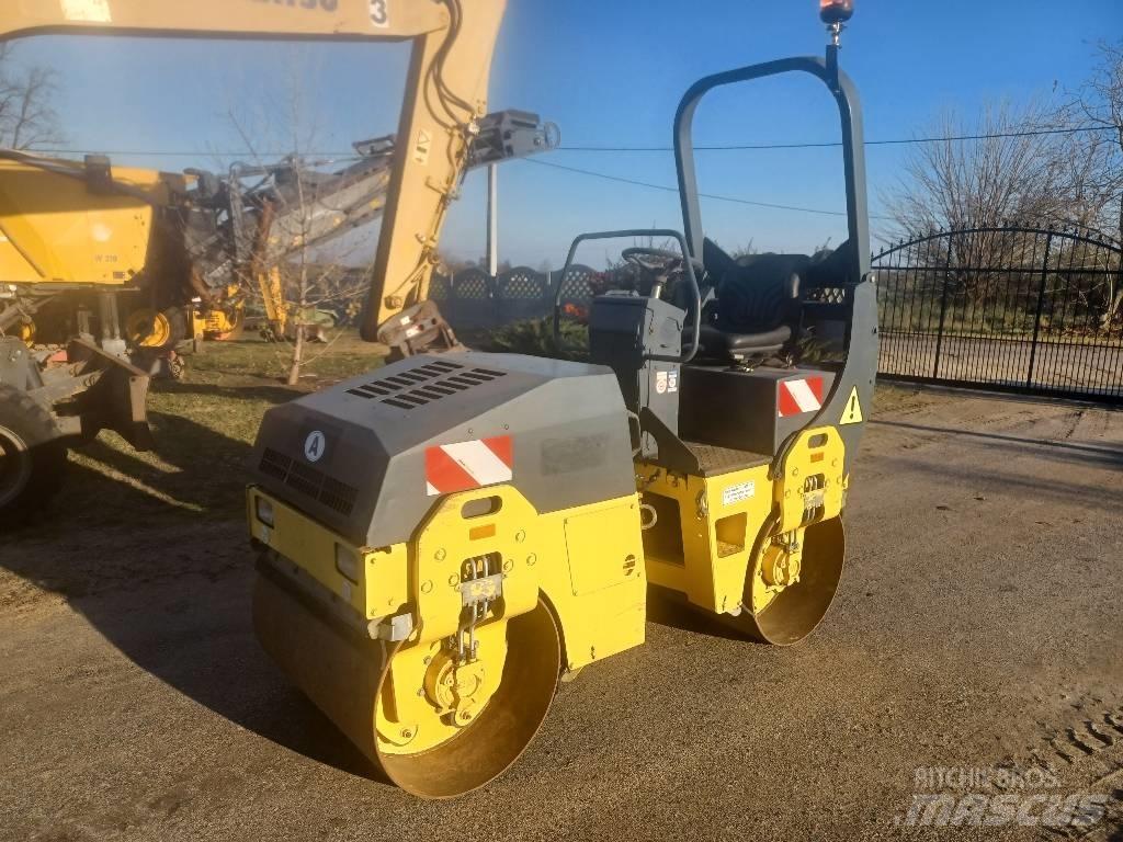 Bomag BW 100 AD-3 Porinių būgnų volai