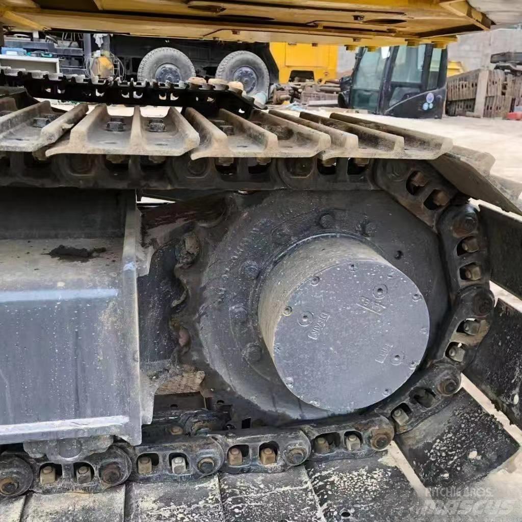 Komatsu PC 60 Vikšriniai ekskavatoriai
