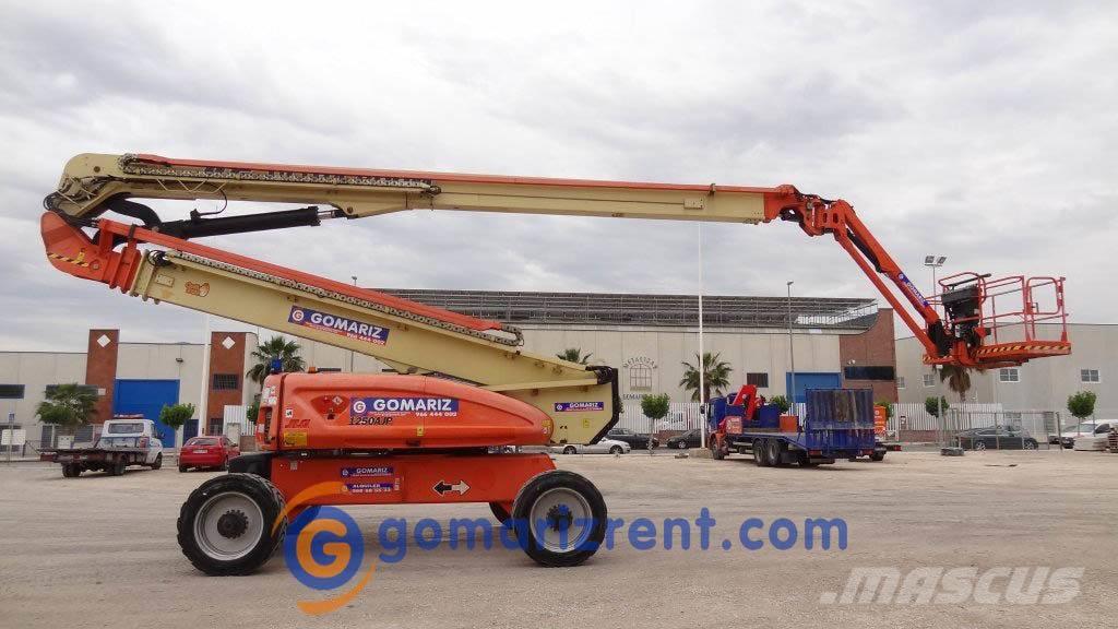 JLG 1250AJP Alkūniniai keltuvai