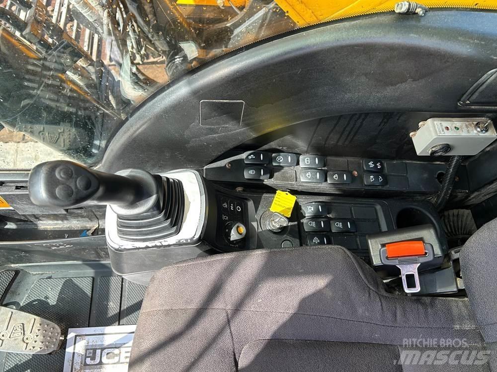 JCB JS220 LC Vikšriniai ekskavatoriai