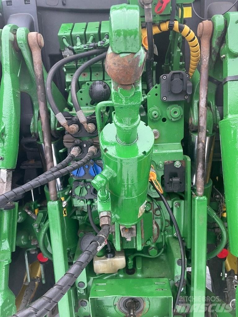 John Deere 6145R Traktoriai
