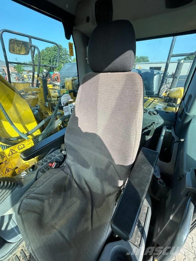 Komatsu PC 210 LC-11 Vikšriniai ekskavatoriai