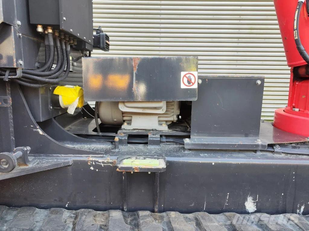 Unic URW 506 CDE Mini kranai