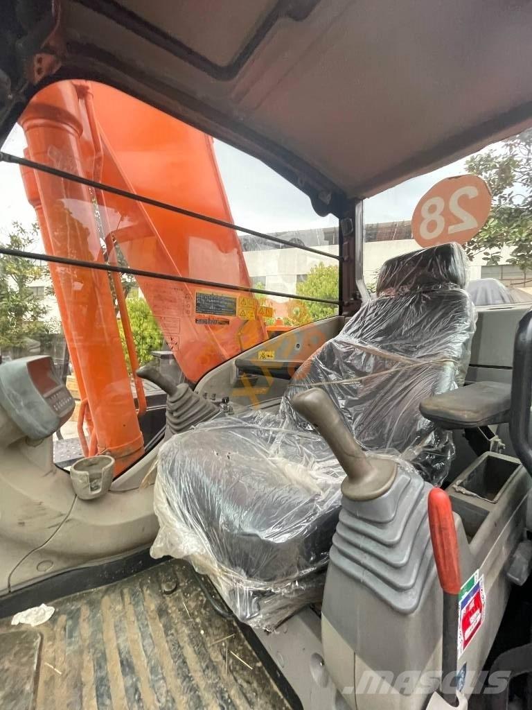 Hitachi ZX 240 Vikšriniai ekskavatoriai