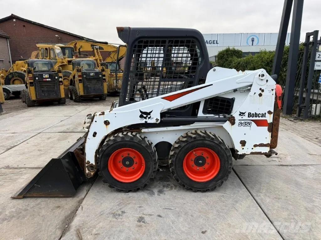 Bobcat S450 Krautuvai su šoniniu pasukimu