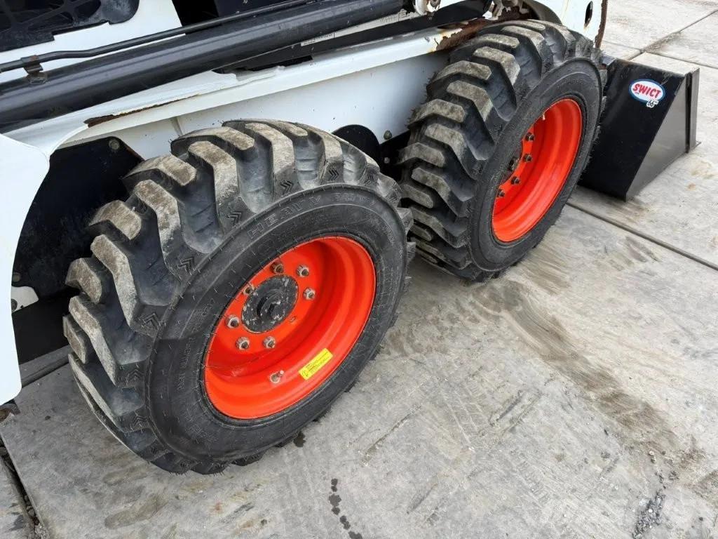 Bobcat S450 Krautuvai su šoniniu pasukimu